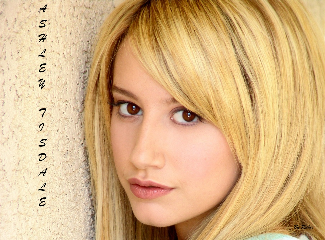 You are viewing the celebs ashleytisdale wallpaper named 