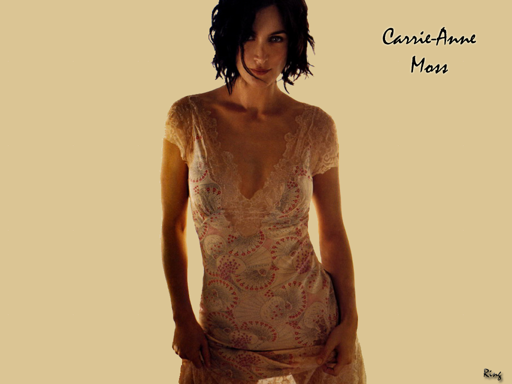 Carrie anne moss 4