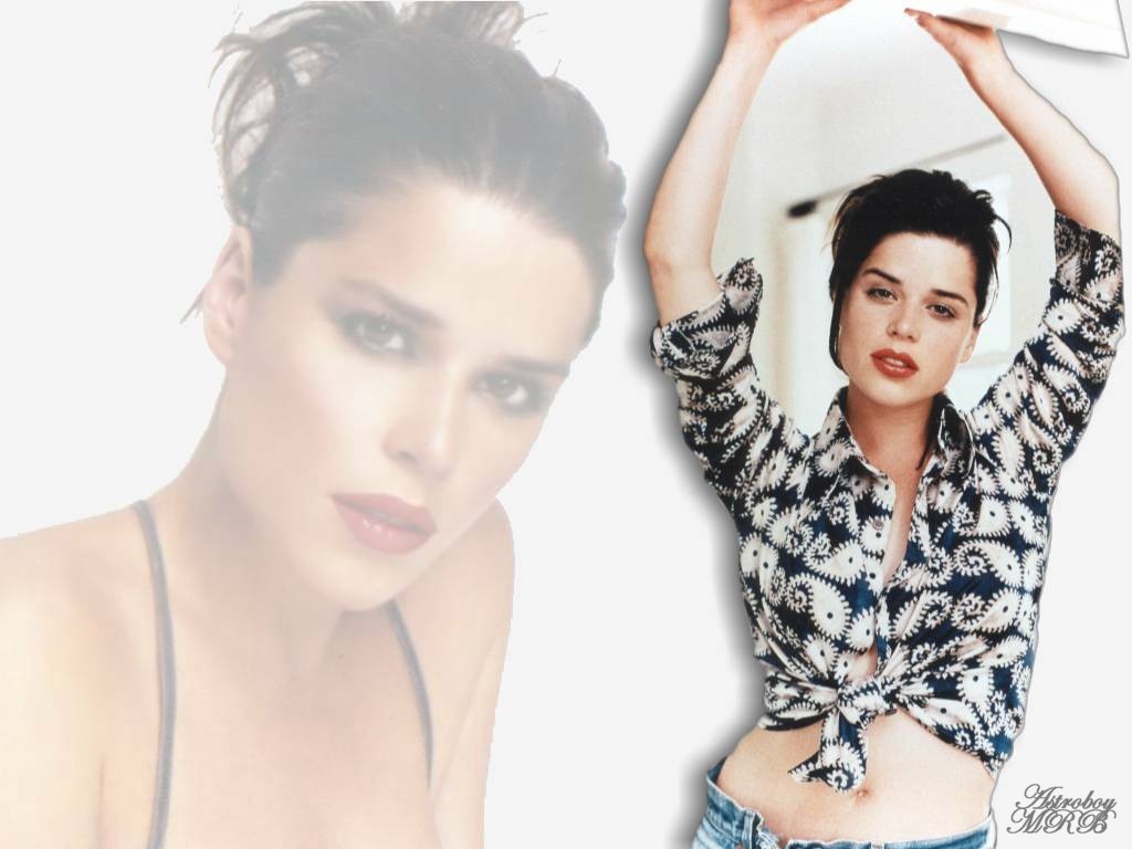 Neve campbell 14